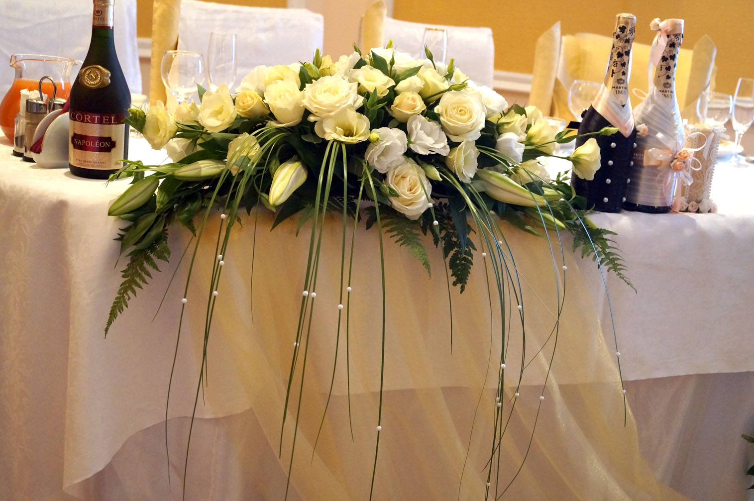 Букеты для свадебного стола из живых цветов