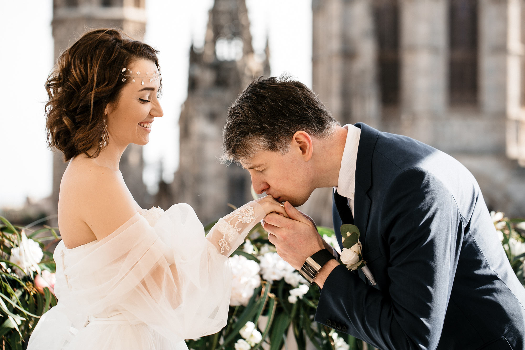 Начало свадьбы. Wedding Day фотосессия. Брака вертикальные. Золотая невеста на свадьбе. Фотосессия 2005 г свадьба.