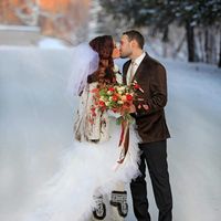 Яркий зимний букет невесты