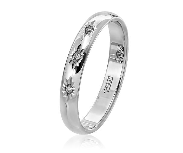 Обручальное кольцо классическое с 3 бриллиантами и алмазной гранью