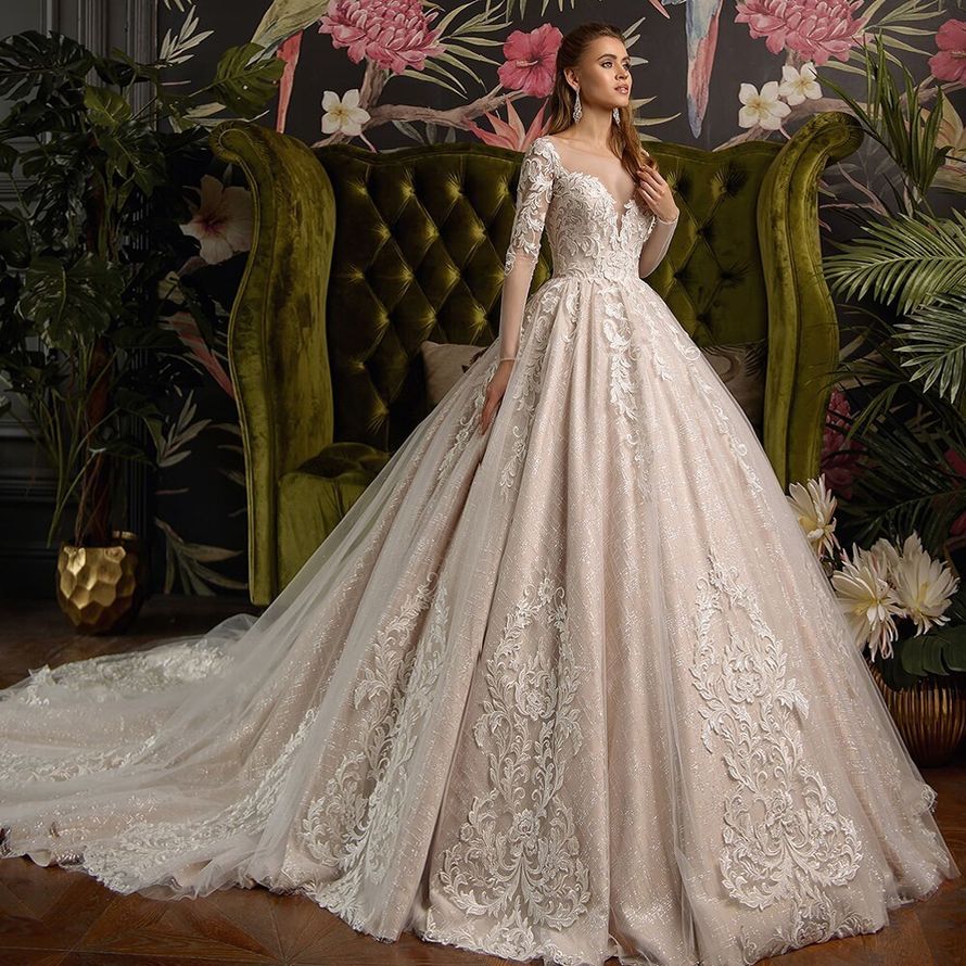 Фото 20216089 в коллекции Свадебные платья - UniRenter - салон свадебных платьев 