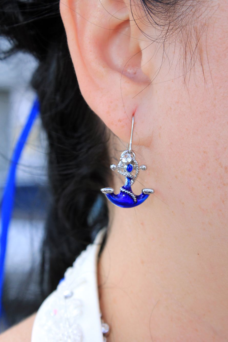 Посеребренные серьги в виде якоря с синей эмалью в морском стиле  - фото 1773569 Адэлина Завороткина - фотосъемка