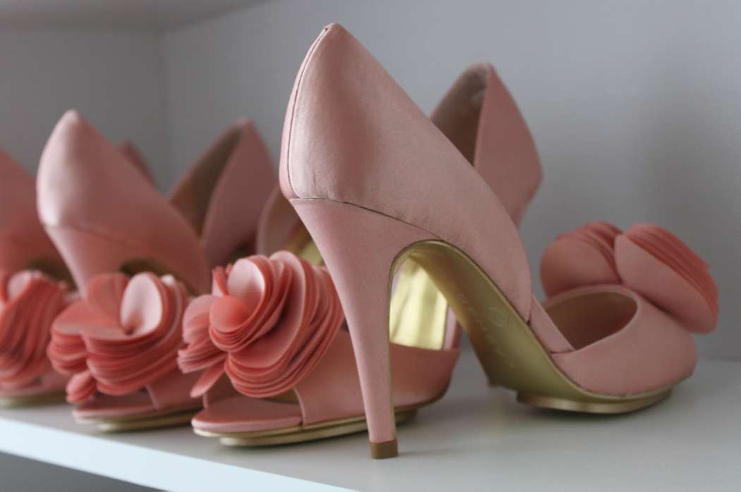 Свадебные туфли от компании VivaBride купить в Москве цветные свадбные туфли Badgley Mischka, заходите на наш сайт  - фото 973621 Свадебные туфли Vivabride