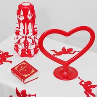 Красная свадьба — к красивой жизни!
Выбрав для своей свадьбы красный цвет, вы выразите уверенность в крепкой любви и желание закатить пир на весь мир.