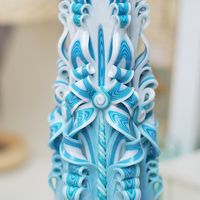 Резные свадебные свечи ручной работы в стиле Тиффани - это роскошь, утонченность, изящное сочетание цветов, удивительный шарм прошлой эпохи. Голубой цвет Тиффани - это гармония с самим собой и с окружающим миром. Он олицетворяет нежность, чистоту и постоя