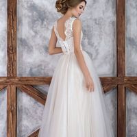 Свадебное платье "Будапешт"

 Фасон: а-силуэт
 Материал: кружево, евросетка
 Шлейф: нет (возможен дополнительно)
 Особенности: шнуровка
 Цвет: персиковый, айвори, белый, капуччино, пудра
 Цена - 8400