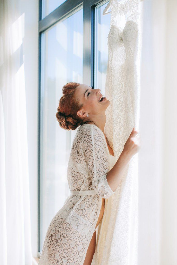 Shower bride long hair doctor