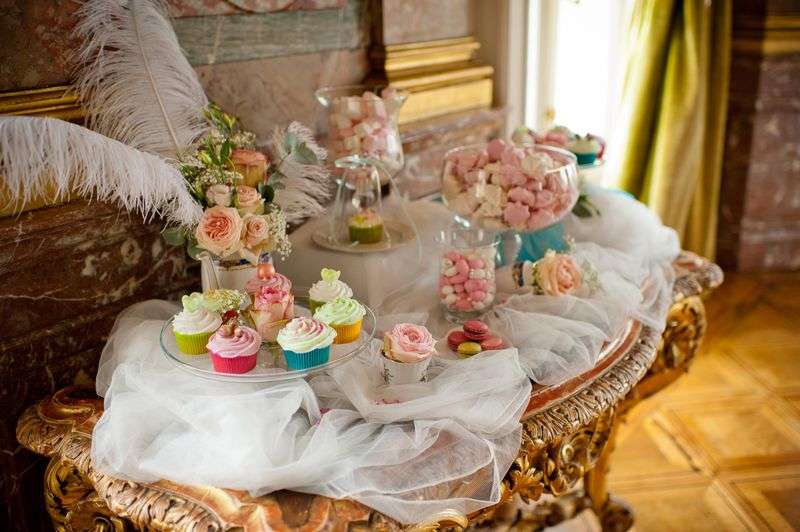 Сладкий стол и макаруны (макарони, макаронс) - фото 986517 Boudoir de Marie-Antoinette макаруны из Парижа