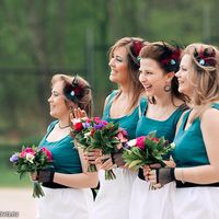 Веселые подружки невесты -сочетание зеленого белого и черного