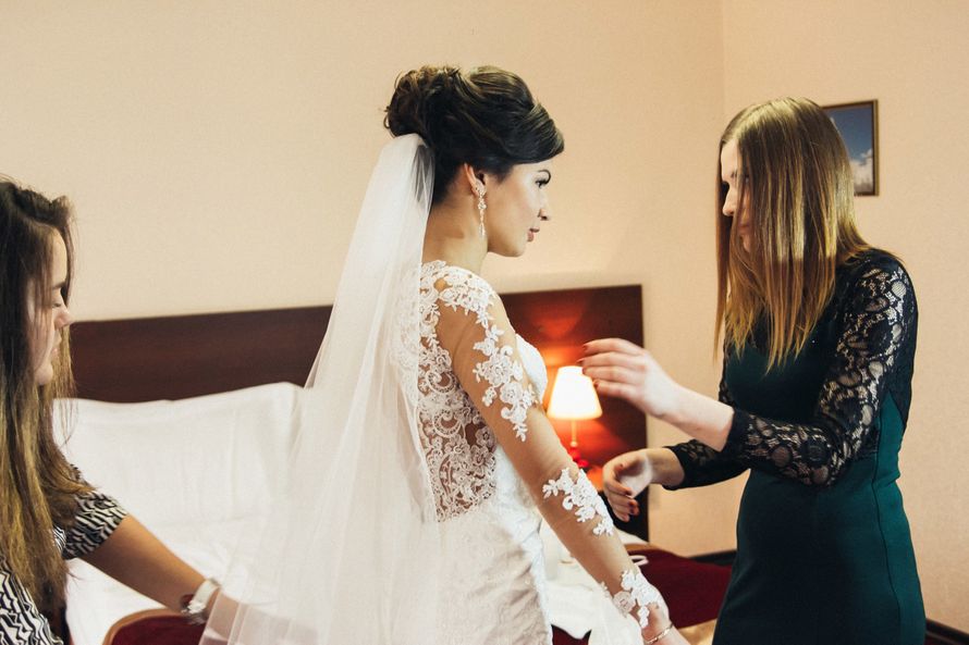 Свадебное платье, фата и подвязка - созданы мною для прекрасной невесты Ляйсан. - фото 11077400 Ателье-студия платьев Назимы Юлдашевой