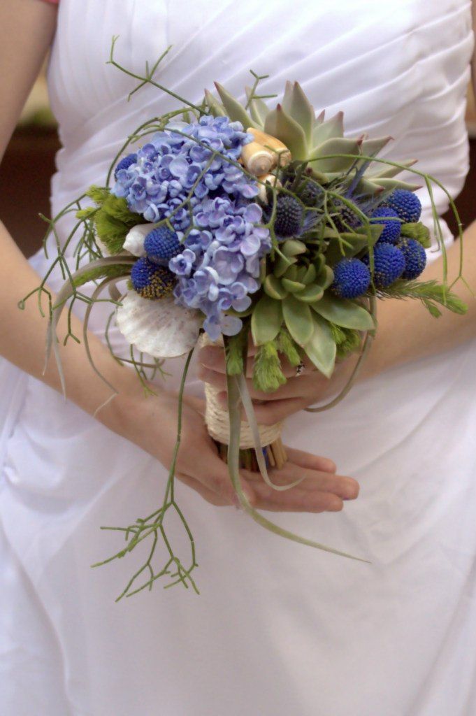 Букет невесты в голубых оттенках из сирени и сукулентов - фото 2864921 Студия флористики и декора - Артишок