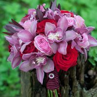 букет невесты с орхидеей