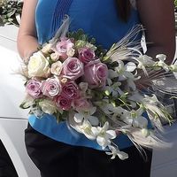 Букет невесты с розами и орхидеей Дендробиум