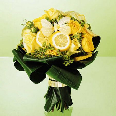 Креативный желтый букет с лимоном - фото 1663457 Флорист Верещагина Ирина