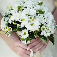 Букет невесты из белых ромашек 