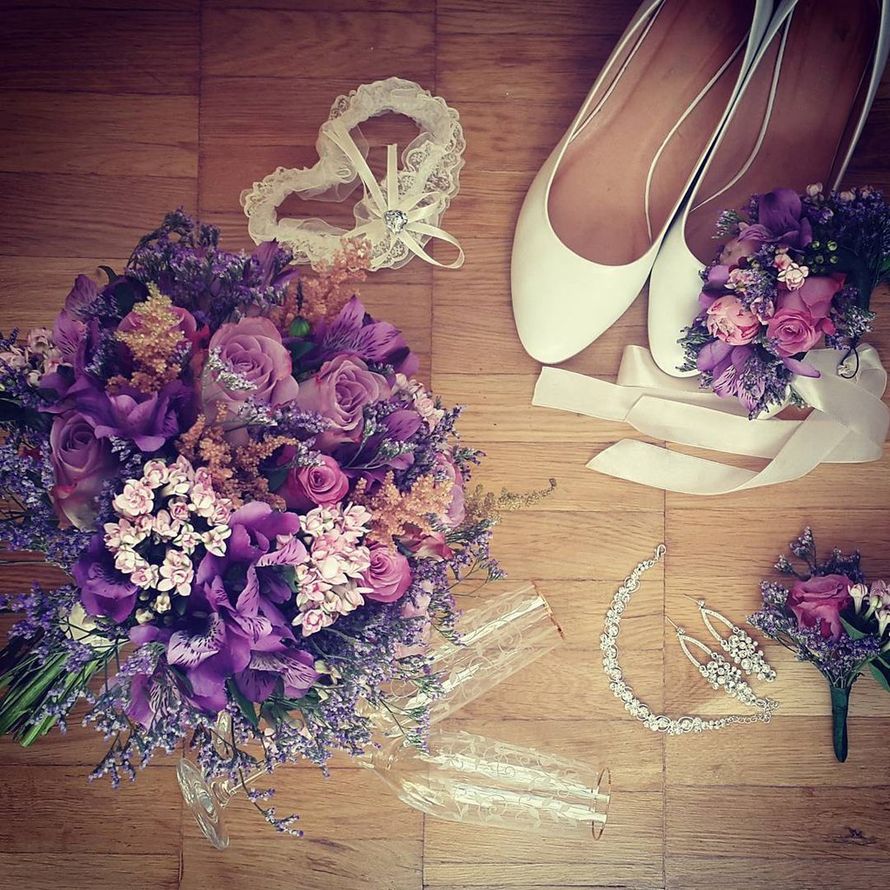 Букет невесты
свадебная флористика
 - фото 9191796 Парикмахер - визажист Алла Зинченко