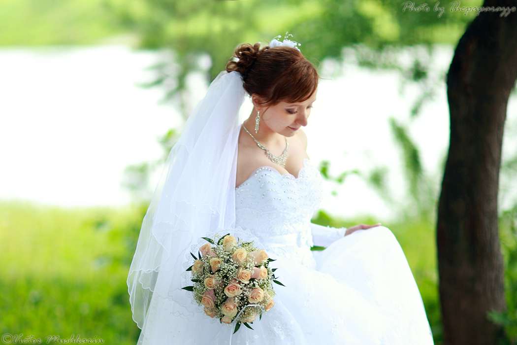Невеста с букетом! - фото 2016222 Фотограф Виктор Мушкарин