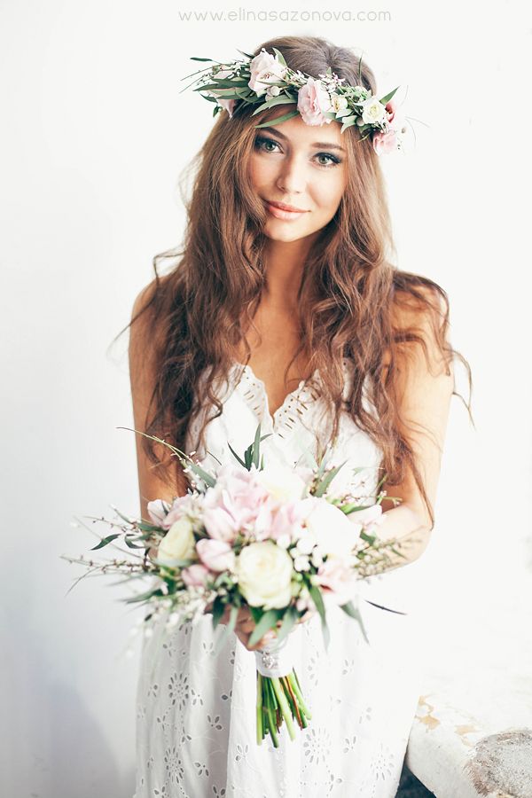 Нежный образ невесты дополнил венок из зелёных листьев, розовых и белых роз - фото 2107692 Make-up artist Екатерина Енякова 