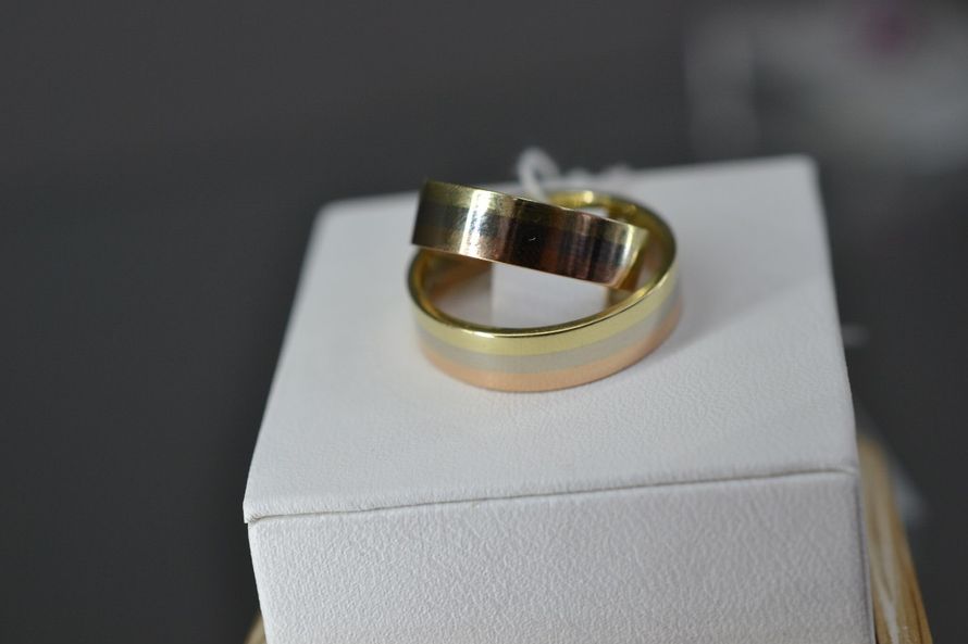 Обручальные кольца из комбинированного золота 585. - фото 2311662 Ювелирное ателье Октагон