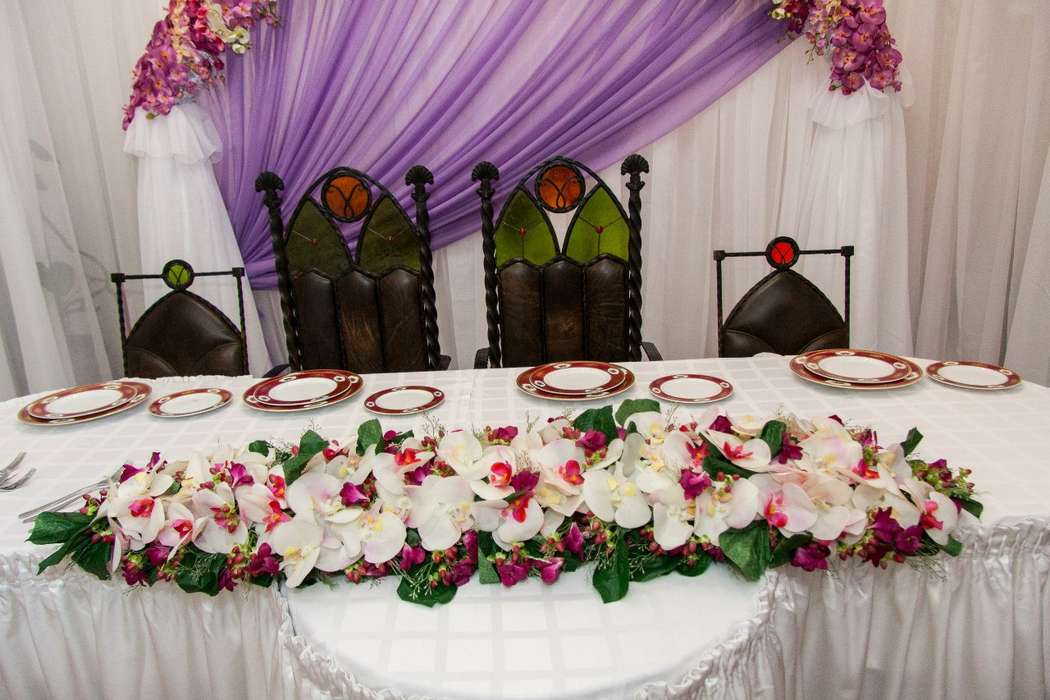 Президиум в фиолетовом цвете. - фото 2410623 Арт-группа "Оскар" - организация свадьбы