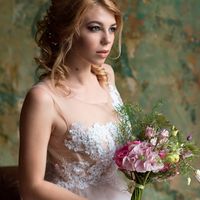 Последние минуты свободы) Раздумье... Легкие локоны и яркий боевой макияж. Не думайте , что я ангел!