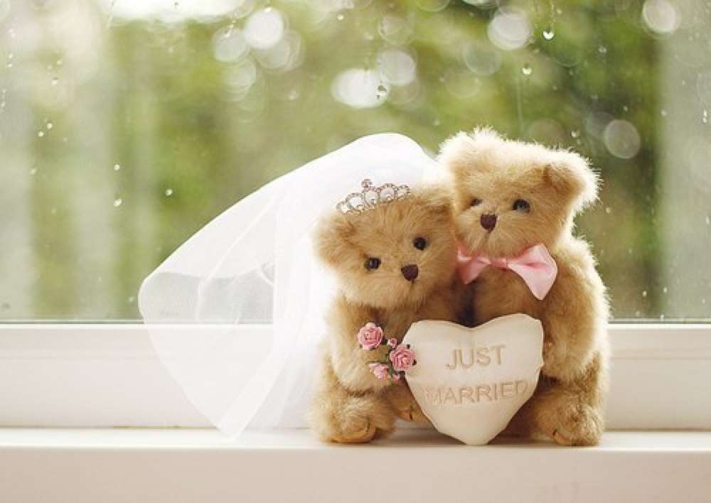 Мягкие игрушки-мишки жених и невеста держат сердце с надписью "just merried" - фото 563953 Невеста01
