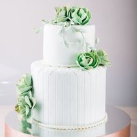 Свадебный торт с суккулентами - кондитерская "Колесо времени", заказ на сайте. Дегустация и доставка. Только натуральный состав!