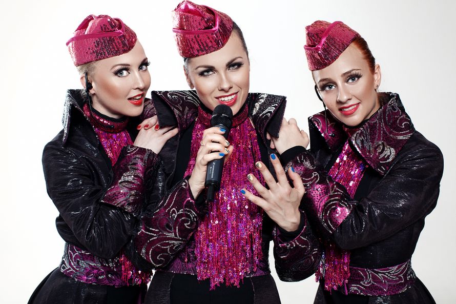 3 й группа. Evil's toy группа. синтипоп стиль. Three days grace фото группы. Lany группа.