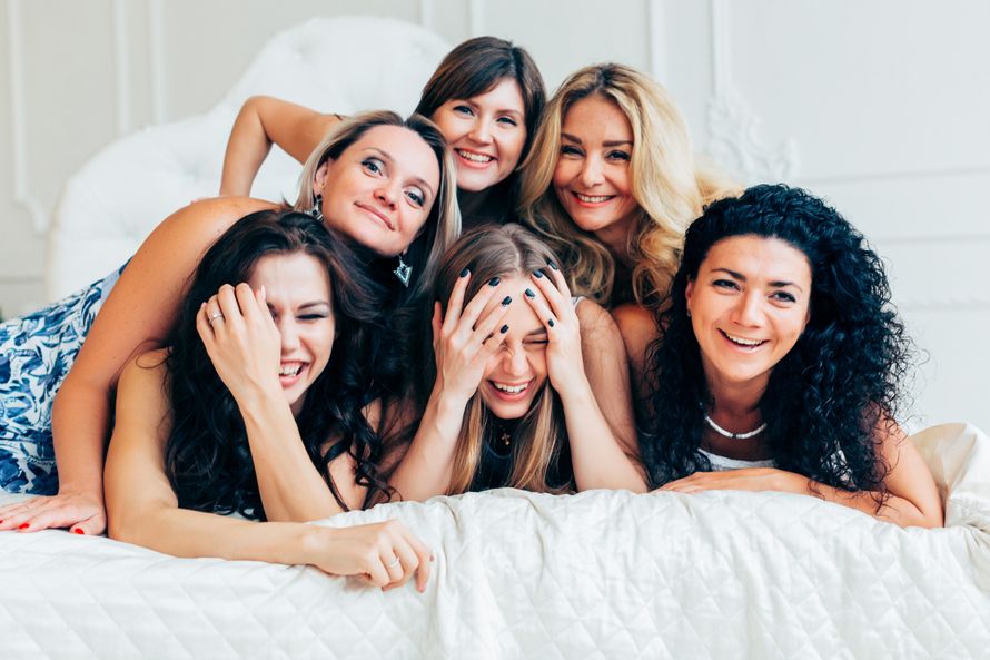 Идеи для девичника. Юлия топольницкая девичник. Тематика для девичника. Креативный девичник. Девичник втроем.