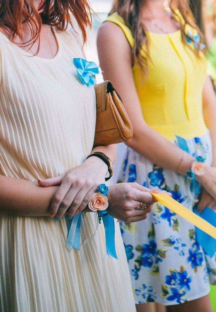 Персиково-голубые браслеты для подружек невесты