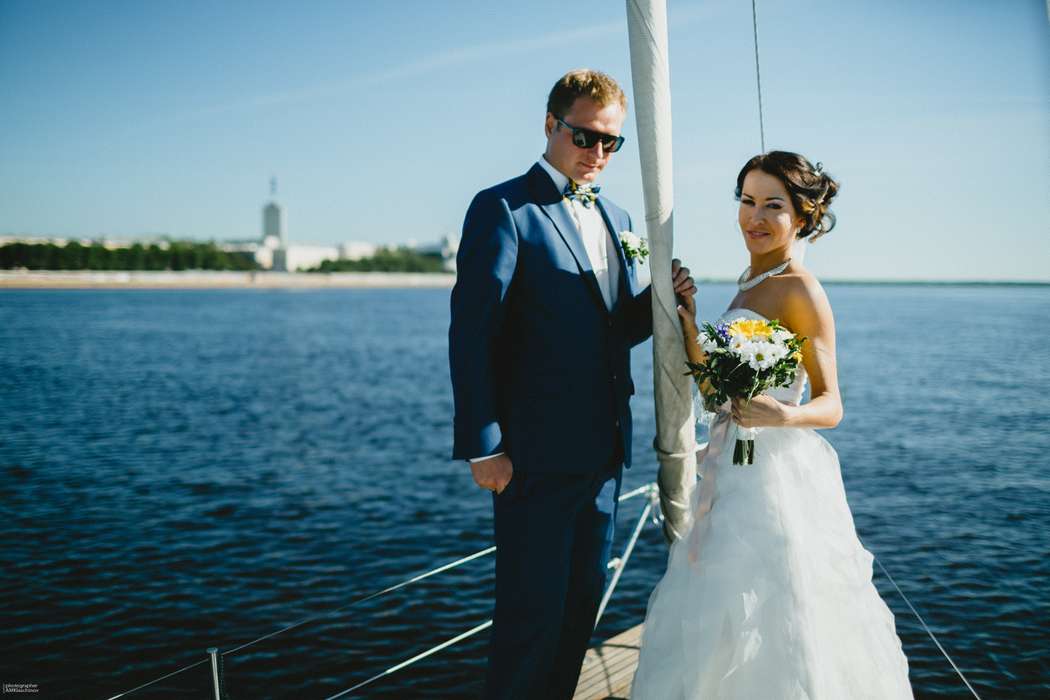 Жених и невеста плывут на корабле в море - фото 3668223 Фотограф Клещинов Алексей
