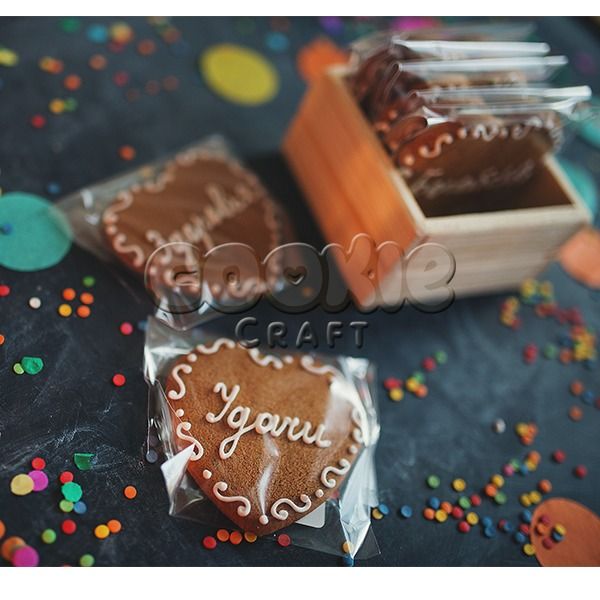 Набор пряничных сердечек с пожеланиями в деревянном лукошке - фото 14855166 Cookie craft - пряники и тортики ручной работы