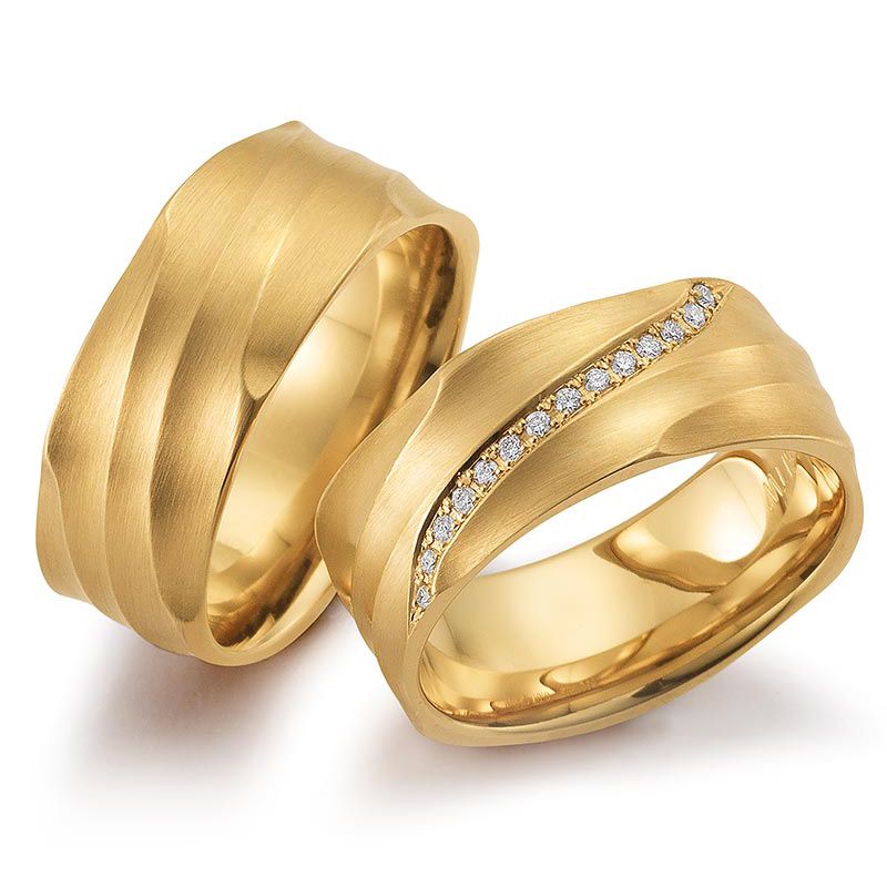 Самоцветы обручальное. Обручальные кольца парные 585 ширина 8мм. Золотой прииск обручальные кольца. Ореада обручальные кольца. Обручальные кольца парные золотые Санлайт.