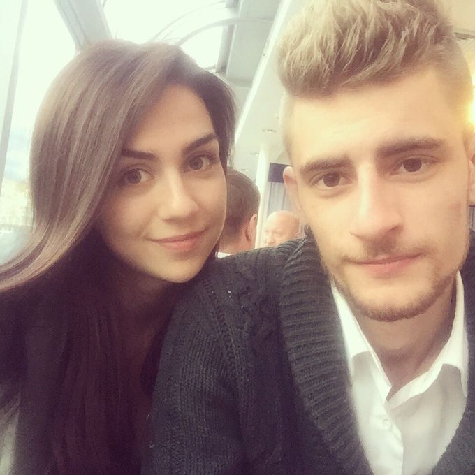 <3