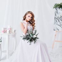 Стильное платье для современной невесты в великолепном пудровом цвете! 
Размер: 42-44
Цвет: розовый кварц
Стоимость: 28.000
