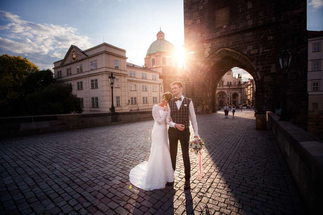 Романтический свадебный фотограф в Праге  самые красивые локации, легкая атмосфера и художественные фотографии! - фото 17178280 Фотограф Роман Лутков