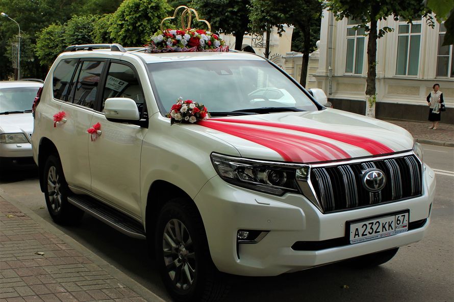 Аренда автомобиля Toyota Land Cruiser Prado, цена за 1 час