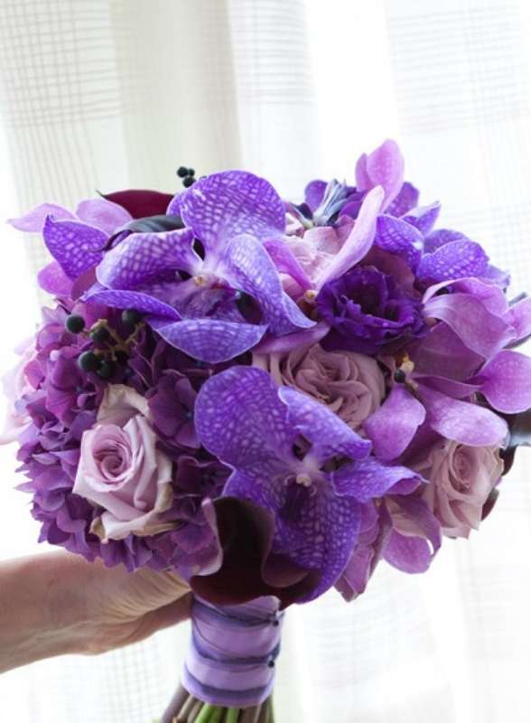 Фото 6374625 в коллекции Свадебные букеты из живых цветов.Цвет:Фиолетовый, Сиреневый - Свадебные Брошь букеты от Наталии Скворцовой