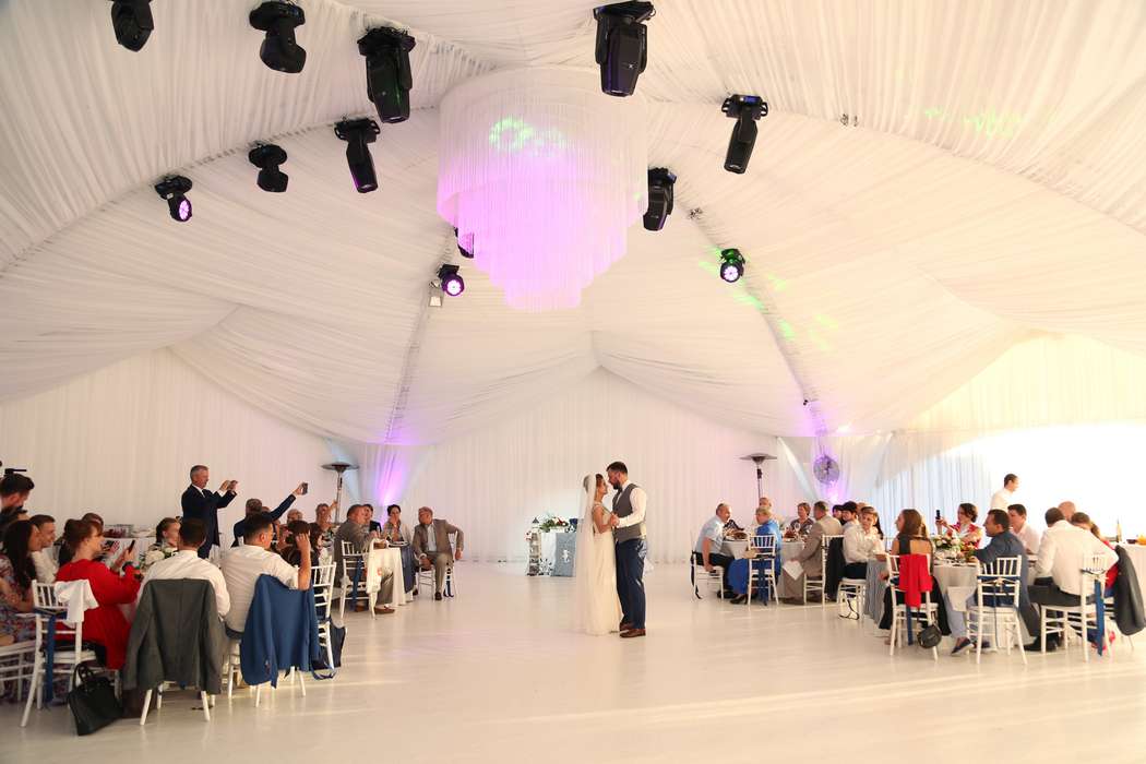 свадьба в шатре, первый танец - фото 15539628 Фото и видеосъёмка Fevish studio