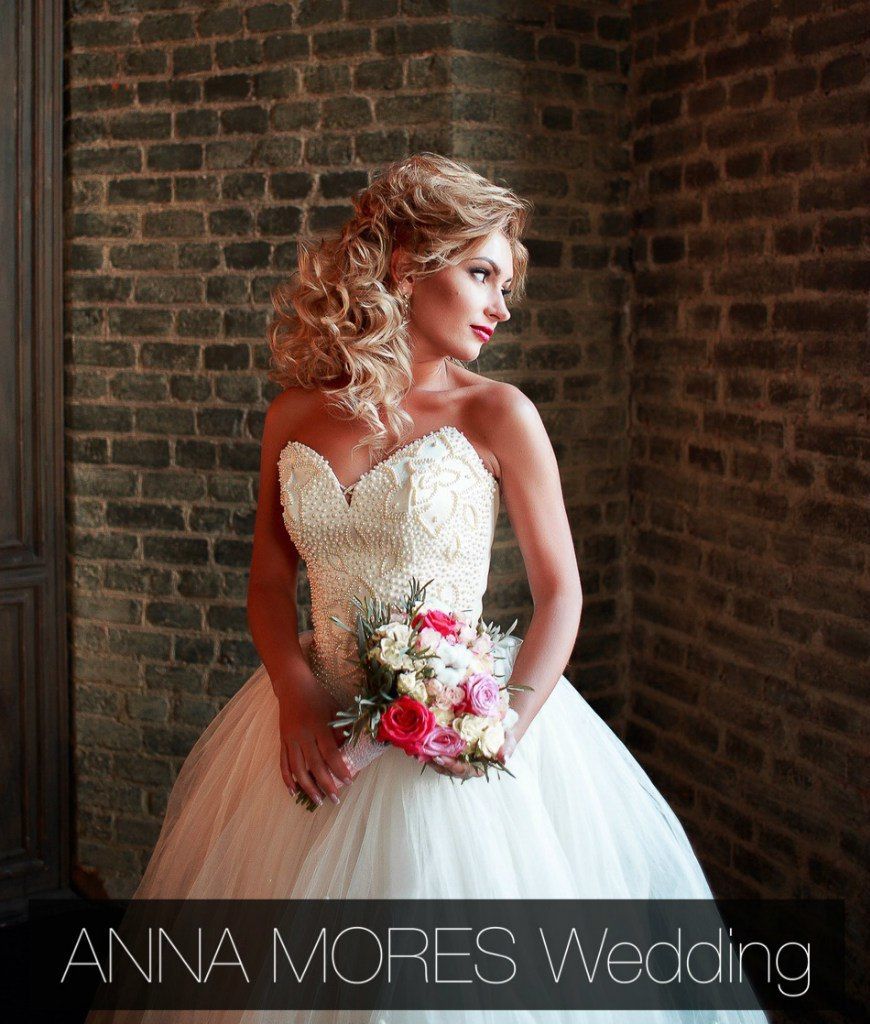 Свадебное платье с жемчугом от Anna Mores
