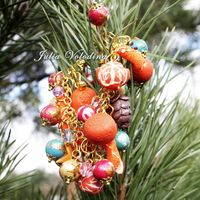 Браслет "Мандариновый Новый год" в бирюзово-малиново-золотой гамме. Очень празднично! Елочные шары, шишки, мандарины! 1350 руб.