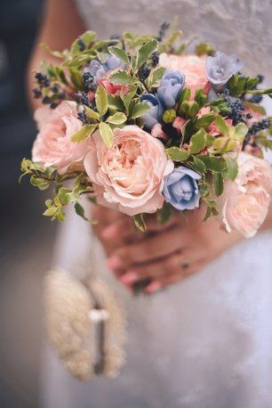 В моде сейчас нестандартный подбор цветочного оформления центральных композиций для свадебного торжества. - фото 9943542 Decorium Studio - интерьерная флористика