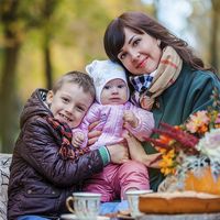 Фотопроект "Уютная осень"
Необыкновенная Кристина со своей семьёй 
Идея и оформление фото-зоны: студия декора  "Special Event" 
Фотограф: Ирина Петрова
