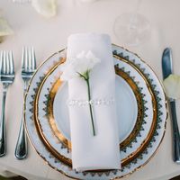 Сервировка стола для праздничного ужина.
Фотограф: Роман Шаец 