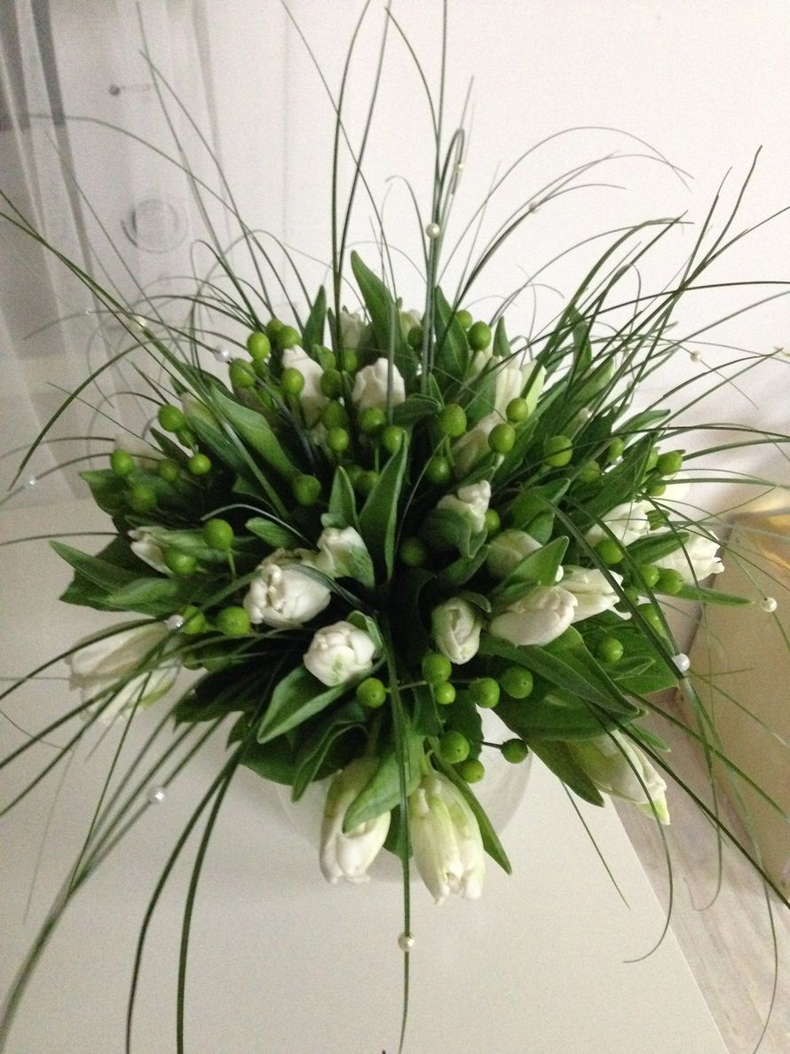 Весенний букет, тюльпаны, гиперикум, зелень, декор - фото 11030804 Мастерская флористики и декора Эпиталь