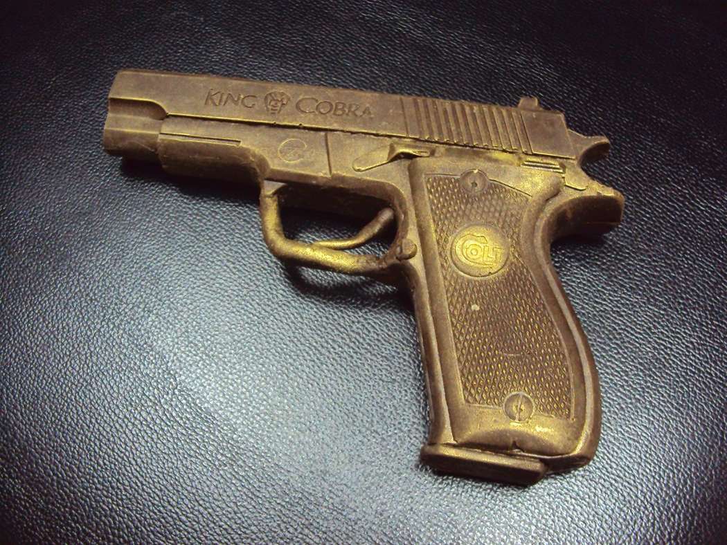 шоколадный пистолет 600 руб. - фото 11301102 Магазин "Шоколадная лавка"