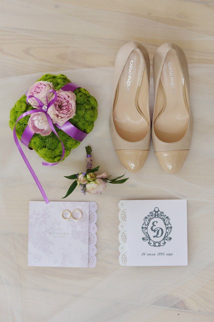 Подушечка для колец из живых цветов,бутоньерка для жениха - фото 12087926 Оформитель и распорядитель Кристина Кабайкина