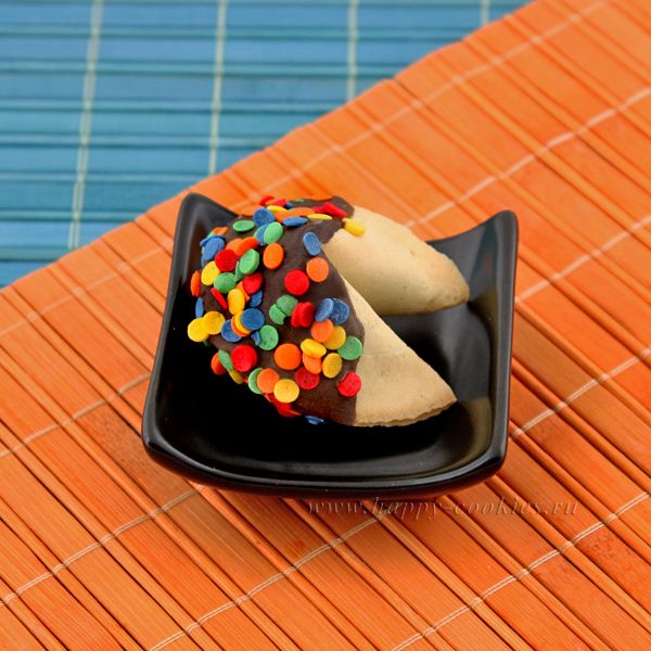 Печенье в глазури с цветной посыпкой «Сердечки» - фото 563236 Интернет-магазин Happy-cookies