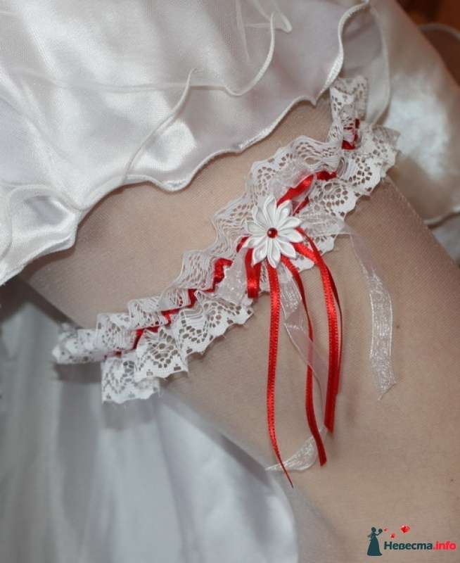 Подвязка для невесты "Нежность" - фото 487817 Украшения и аксессуары ручной работы от Витаминки