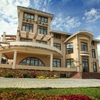 Ресторан Белый берег на берегу реки